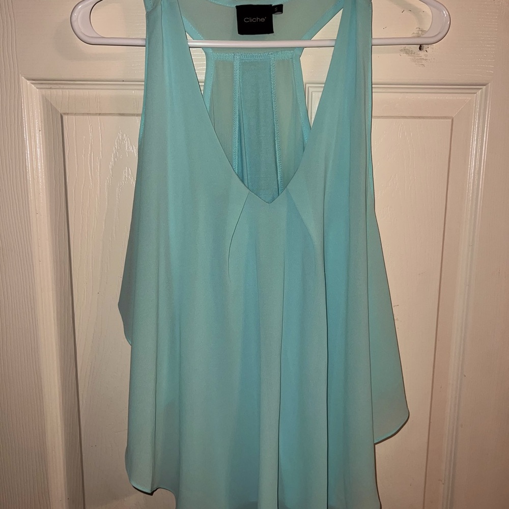 Clichè razor back flows top. Mint green color women’s size small